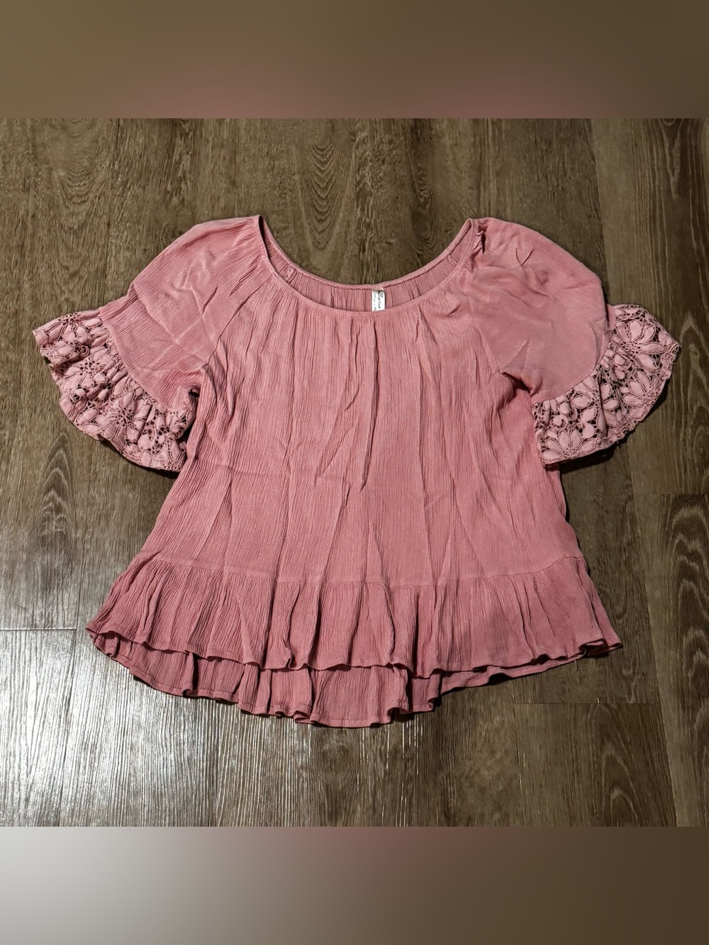 PerSeption Concept Mauve Ruffle Crochet Sleeve Top
